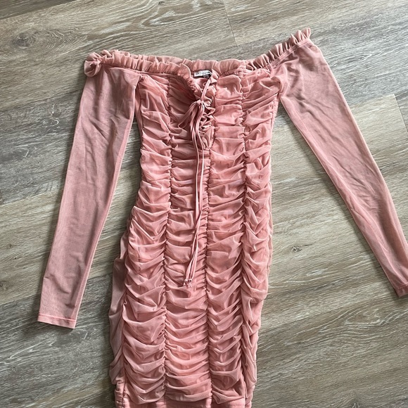 Dresses & Skirts - Xs pink fashion nova dress